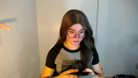 Snapshot of desirable_lorinexx chatting on 01.11.25 LORINE online show from 01.11.25