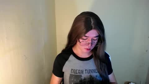 Snapshot of desirable_lorinexx chatting on 01.14.25 LORINE online show from 01.14.25