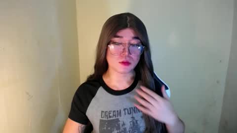 Snapshot of desirable_lorinexx chatting on 01.17.25 LORINE online show from 01.17.25