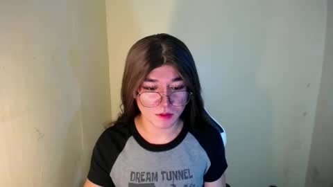 Snapshot of desirable_lorinexx chatting on 01.17.25 LORINE online show from 01.17.25