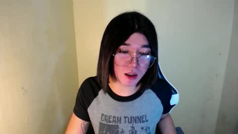 Snapshot of desirable_lorinexx chatting on 01.21.25 LORINE online show from 01.21.25