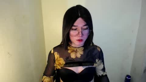 Snapshot of desirable_lorinexx chatting on 01.22.25 LORINE online show from 01.22.25