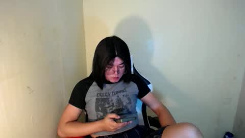 Snapshot of desirable_lorinexx chatting on 01.24.25 LORINE online show from 01.24.25