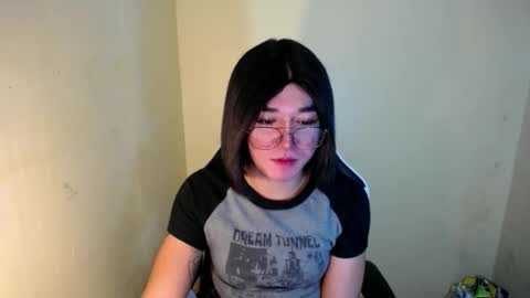 Snapshot of desirable_lorinexx chatting on 01.26.25 LORINE online show from 01.26.25