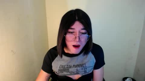 Snapshot of desirable_lorinexx chatting on 01.27.25 LORINE online show from 01.27.25