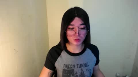 Snapshot of desirable_lorinexx chatting on 02.02.25 LORINE online show from 02.02.25