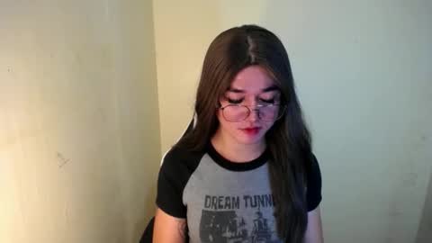 Snapshot of desirable_lorinexx chatting on 02.07.25 LORINE online show from 02.07.25