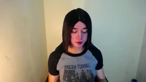 Snapshot of desirable_lorinexx chatting on 02.12.25 LORINE online show from 02.12.25