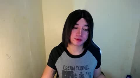 Snapshot of desirable_lorinexx chatting on 02.12.25 LORINE online show from 02.12.25