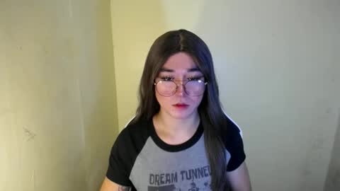 Snapshot of desirable_lorinexx chatting on 02.19.25 LORINE online show from 02.19.25