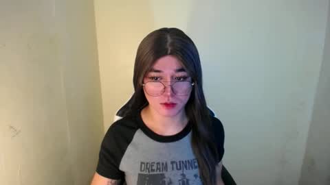 Snapshot of desirable_lorinexx chatting on 02.21.25 LORINE online show from 02.21.25