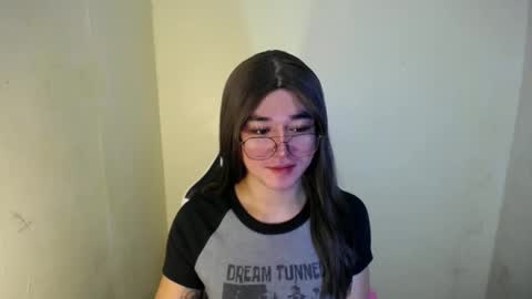 Snapshot of desirable_lorinexx chatting on 02.22.25 LORINE online show from 02.22.25