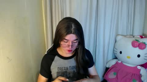 Snapshot of desirable_lorinexx chatting on 02.24.25 LORINE online show from 02.24.25