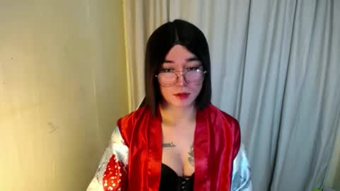 Snapshot of desirable_lorinexx chatting on 03.02.25 LORINE online show from 03.02.25