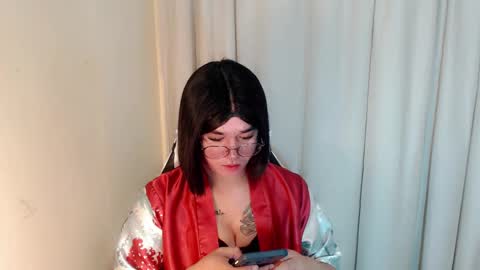 Snapshot of desirable_lorinexx chatting on 03.05.25 LORINE online show from 03.05.25
