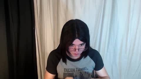 Snapshot of desirable_lorinexx chatting on 03.08.25 LORINE online show from 03.08.25