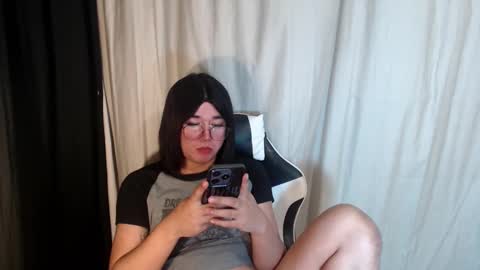 Snapshot of desirable_lorinexx chatting on 03.08.25 LORINE online show from 03.08.25