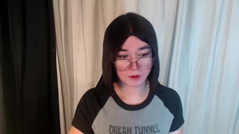 Snapshot of desirable_lorinexx chatting on 03.09.25 LORINE online show from 03.09.25