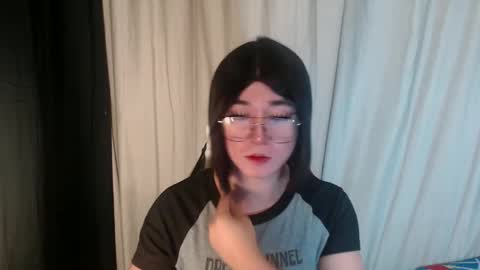Snapshot of desirable_lorinexx chatting on 03.10.25 LORINE online show from 03.10.25