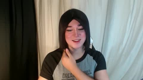 Snapshot of desirable_lorinexx chatting on 03.12.25 LORINE online show from 03.12.25