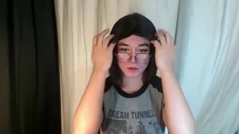 Snapshot of desirable_lorinexx chatting on 03.12.25 LORINE online show from 03.12.25