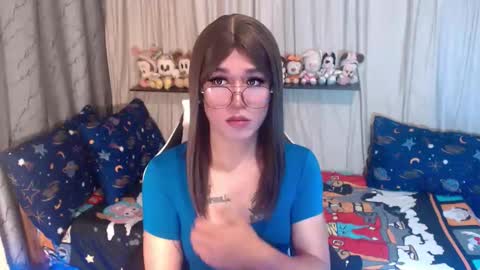 Snapshot of desirable_lorinexx chatting on 09.13.25 LORINE online show from 09.13.25