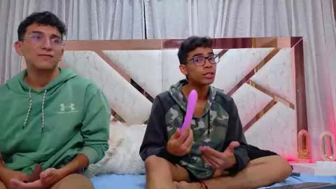 Snapshot of desire4duo chatting on 10.25.25 desire4duo online show from 10.25.25