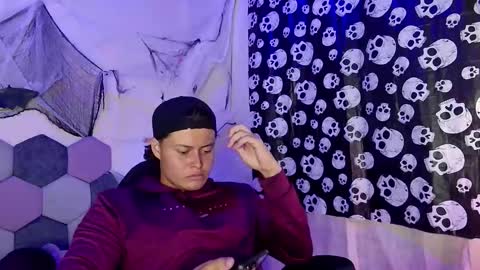 TORI AND MR. BEAR online show from 10.18.25