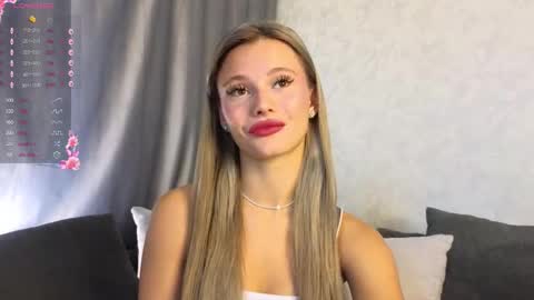 Snapshot of desireeclipse chatting on 10.24.25 Willow online show from 10.24.25