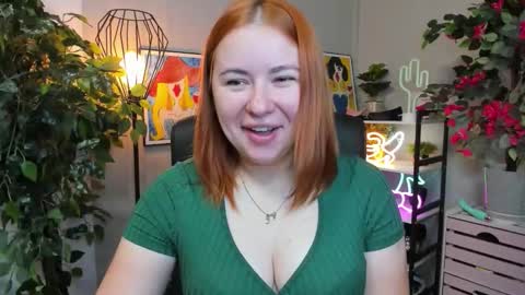 LAYLA online show from 09.19.25