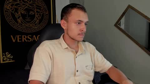 Snapshot of desmond_clark chatting on 12.15.24 desmond_clark online show from 12.15.24