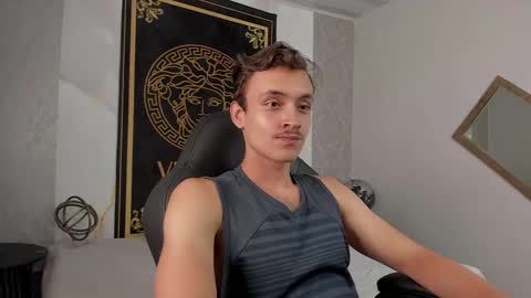 Snapshot of desmond_clark chatting on 02.09.25 desmond_clark online show from 02.09.25