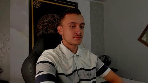 Snapshot of desmond_clark chatting on 03.02.25 desmond_clark online show from 03.02.25