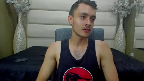 Snapshot of desmond_clark chatting on 03.08.25 desmond_clark online show from 03.08.25