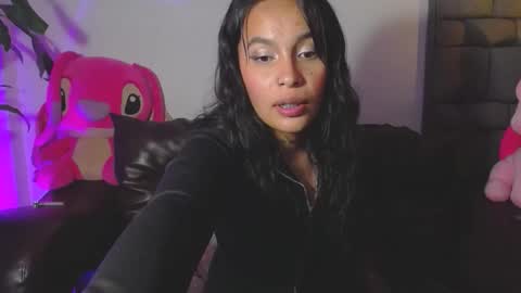 Independent model online show from 05.13.26