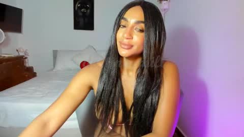 Snapshot of destinnemil chatting on 02.20.25 Destinne Mill online show from 02.20.25