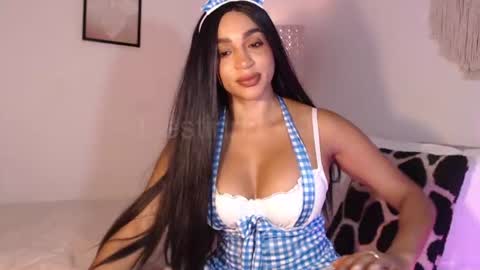 Snapshot of destinnemil chatting on 06.19.26 Destinne Mill online show from 06.19.26