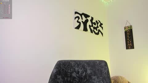 Snapshot of desty_y chatting on 09.11.25 desty_y online show from 09.11.25