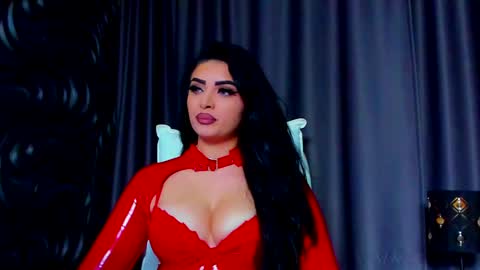 Snapshot of devashaqueen chatting on 12.28.24 Devasha online show from 12.28.24