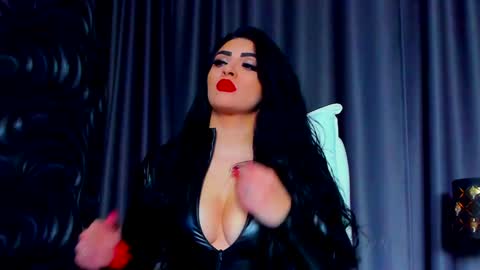 Snapshot of devashaqueen chatting on 12.29.24 Devasha online show from 12.29.24