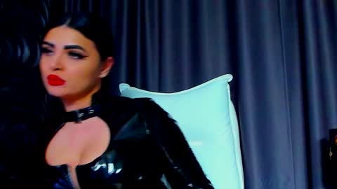 Snapshot of devashaqueen chatting on 12.29.24 Devasha online show from 12.29.24