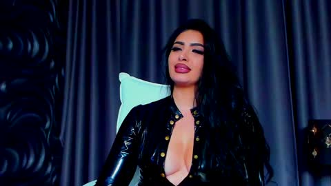 Snapshot of devashaqueen chatting on 12.30.24 Devasha online show from 12.30.24