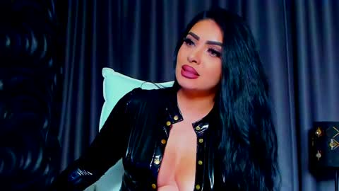 Snapshot of devashaqueen chatting on 12.30.24 Devasha online show from 12.30.24