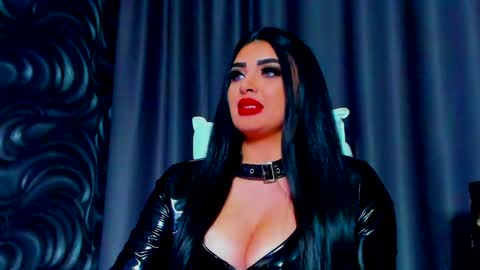 Snapshot of devashaqueen chatting on 01.12.25 Devasha online show from 01.12.25