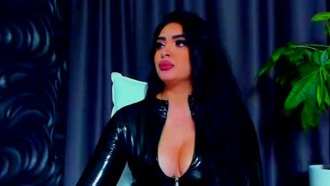 Snapshot of devashaqueen chatting on 01.15.25 Devasha online show from 01.15.25