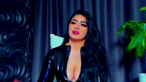 Snapshot of devashaqueen chatting on 01.15.25 Devasha online show from 01.15.25