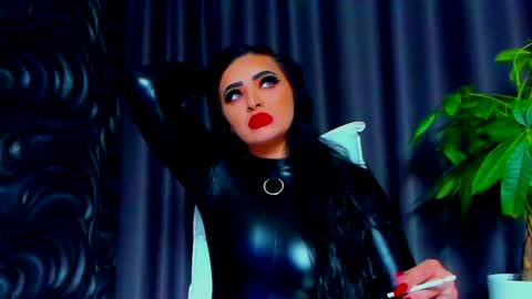 Snapshot of devashaqueen chatting on 01.16.25 Devasha online show from 01.16.25