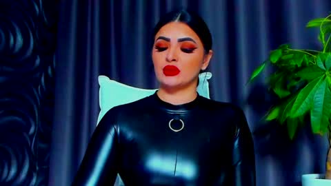 Snapshot of devashaqueen chatting on 01.16.25 Devasha online show from 01.16.25