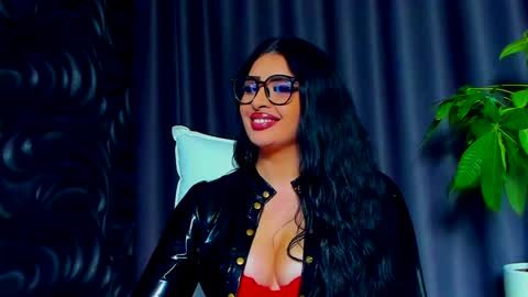 Snapshot of devashaqueen chatting on 01.17.25 Devasha online show from 01.17.25