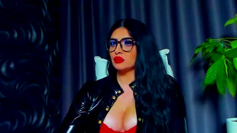 Snapshot of devashaqueen chatting on 01.18.25 Devasha online show from 01.18.25